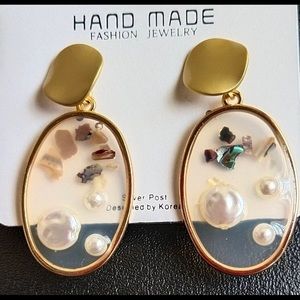 Hand made earring; sea collection